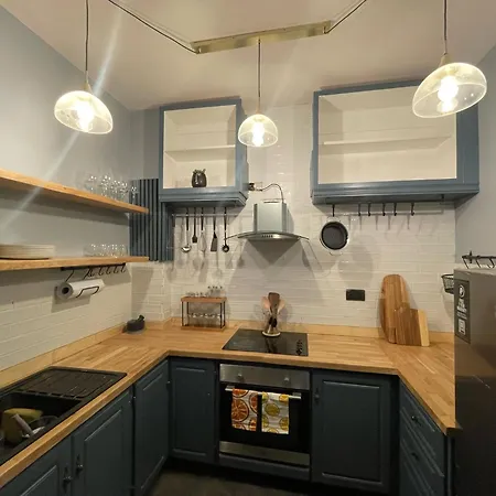 Apartment 1 Minute To Everywhere! Centre